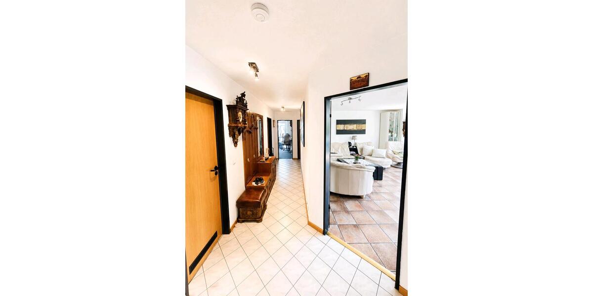 Etagenwohnung Solingen Mitte - 3 Zimmer, 83 m&sup2;, 243.000&euro; | Angebot:27109944