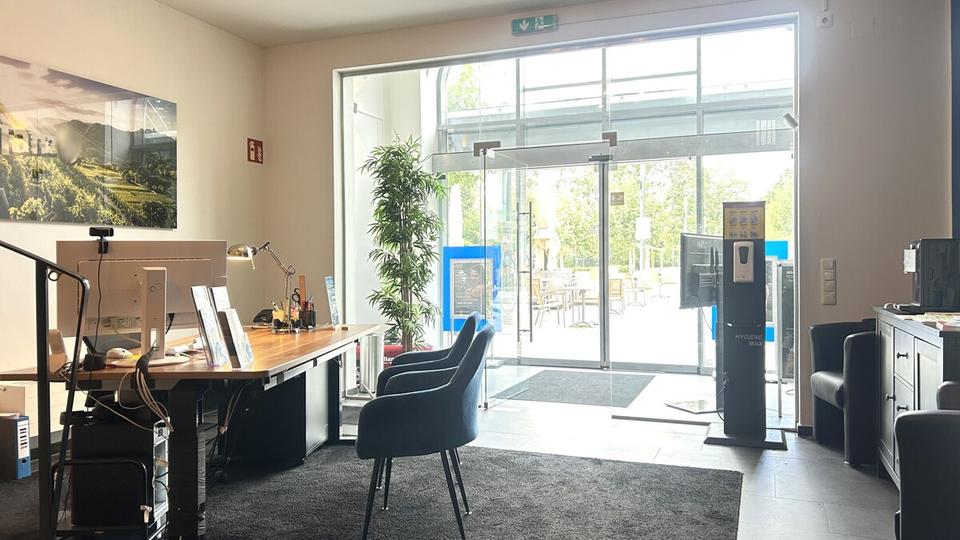 Viel Platz für Ihre Ideen – Büro oder Laden in bester Lage zimmer