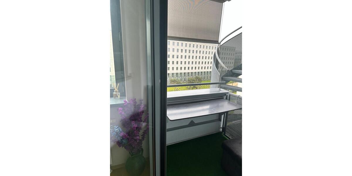Etagenwohnung Düsseldorf Heerdt - 1 Zimmer, 40 m&sup2;, 1.429&euro; | Angebot:26534217