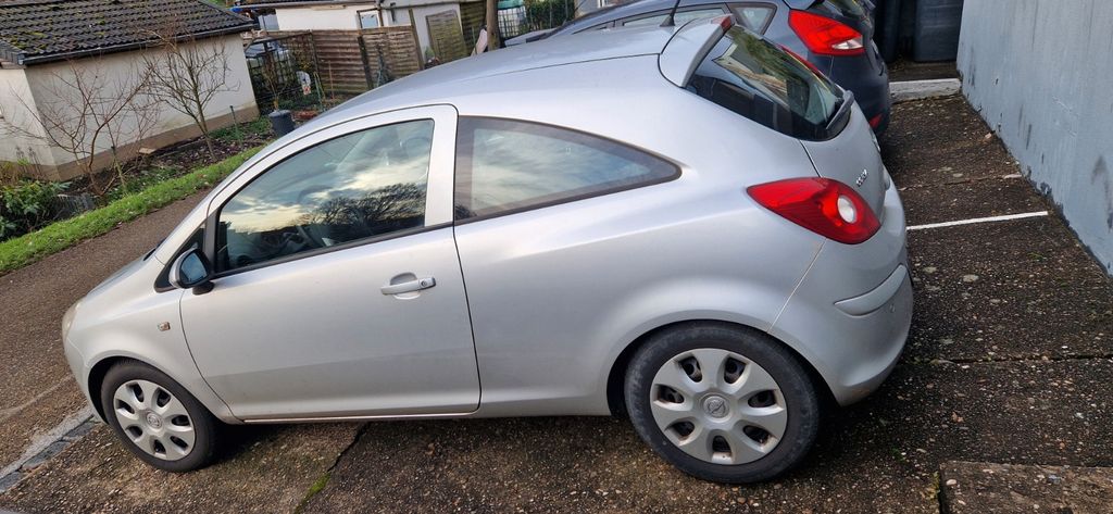 Opel Corsa 101.000 km 3.499 &euro; Solingen 42651