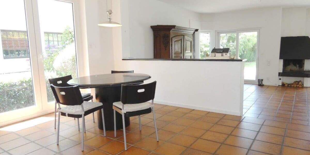 Freistehendes Einfamilienhaus zum Wohnen und Arbeiten in ruhiger und grüner Lage von Schiefbahn... 7 zimmer