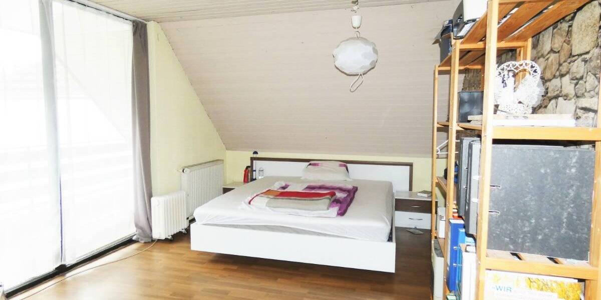 260qm Wohnfläche mit Garten, 3 Loggien, Kamin & Einbauküche - auch als Zweifamilienhaus nutzbar 7 zimmer