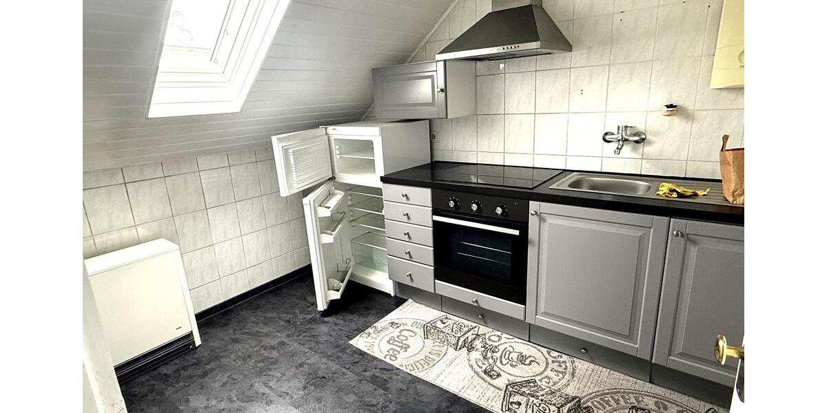 Dachgeschoßwohnung Krefeld - 3 Zimmer, 61 m&sup2;, 890&euro; | Angebot:25637296