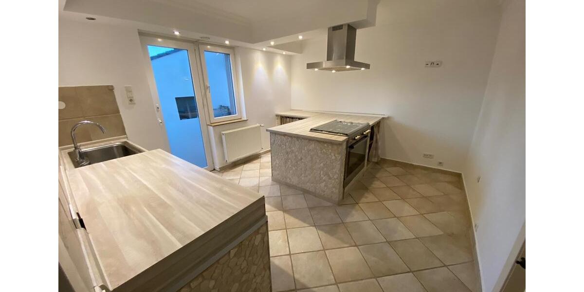 Saniertes MFH mit 3 Parteien zentral in Hilden mit großem Garten 10 zimmer