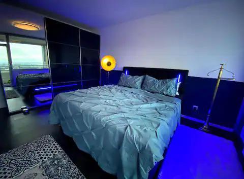 Etagenwohnung Neuss - 2 Zimmer, 70 m&sup2;, 1.300&euro; | Angebot:26424588