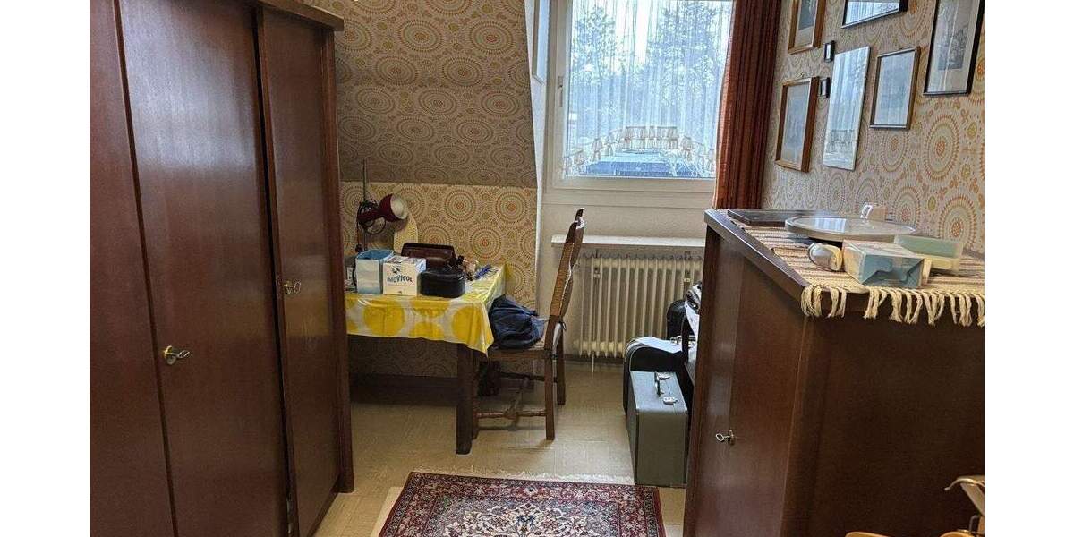 Doppelhaushälfte mit 2 Garagen 4 zimmer