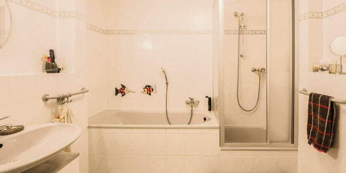 Reihenmittelhaus Neuss Stadionviertel - 6 Zimmer, 141 m&sup2;, 549.000&euro; | Angebot:25611828