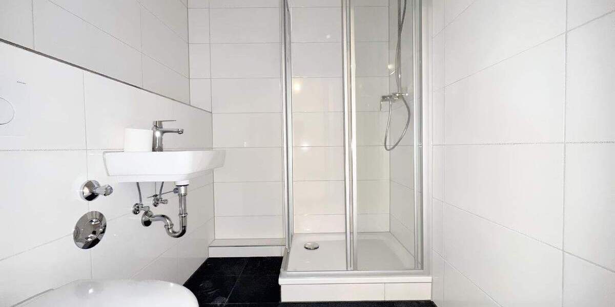 SANIERTE 2-ZIMMERWOHNUNG IN DER STADTMITTE ZU MIETEN! 2 zimmer