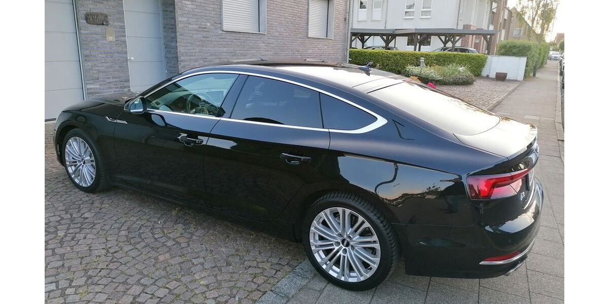 Audi A5 129.000 km 22.999 &euro; D 40239