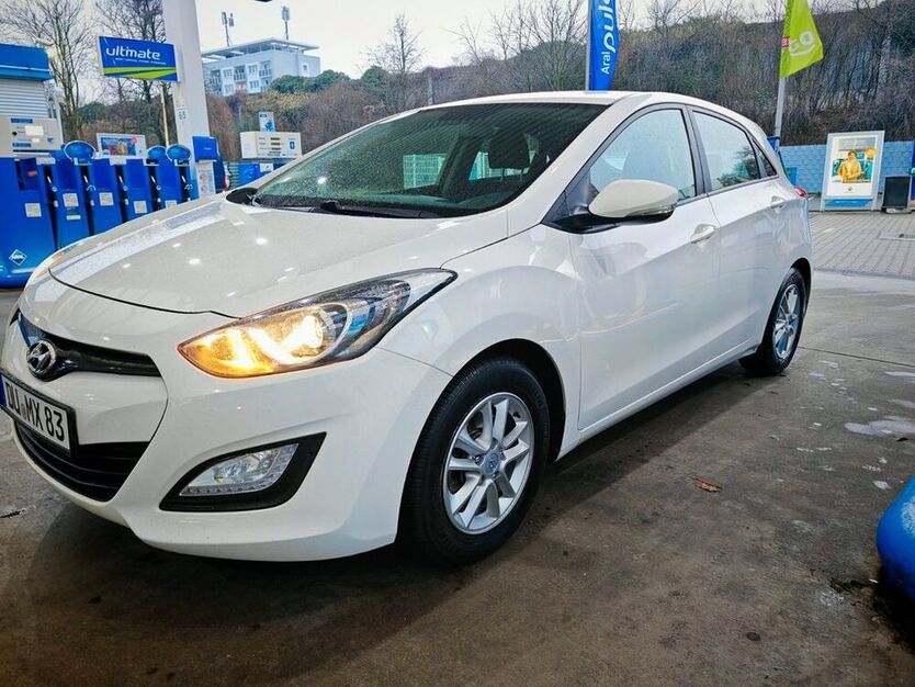 i30
