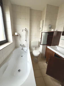 Geräumige helle 3 Raum Wohnung in Kaarst, EBK+TG 3 zimmer