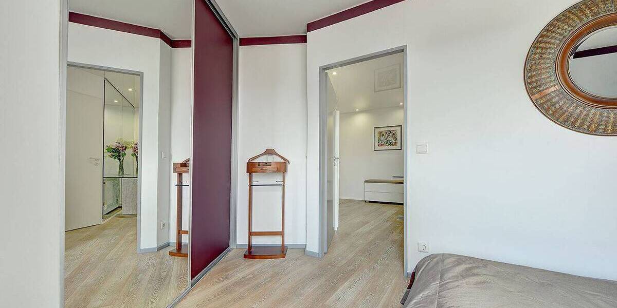 Etagenwohnung Düsseldorf Golzheim - 2 Zimmer, 65 m&sup2;, 359.000&euro; | Angebot:26731330