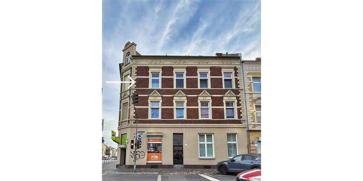 Helle Eigentumswohnung mit 5 Zimmern und Altbau-Charme 5 zimmer