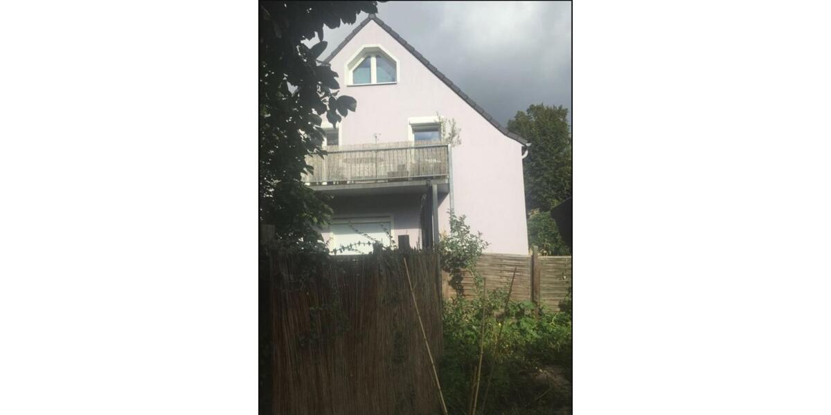 Freistehendes Zweifamilienhaus mit Garten in Düsseldorf Heerdt 8 zimmer