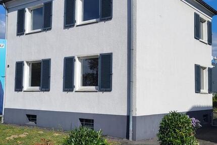 Freistehendes Einfamilienhaus in Langenfeld mit Garten