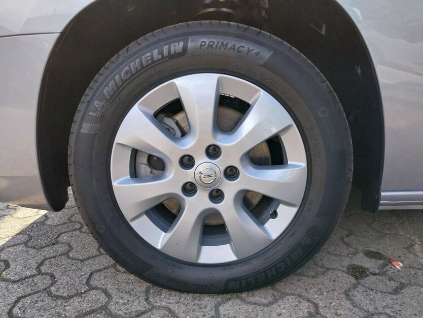 Opel Combo Life - e Ultimate 4.500 km 28.290 € HAAN 42781