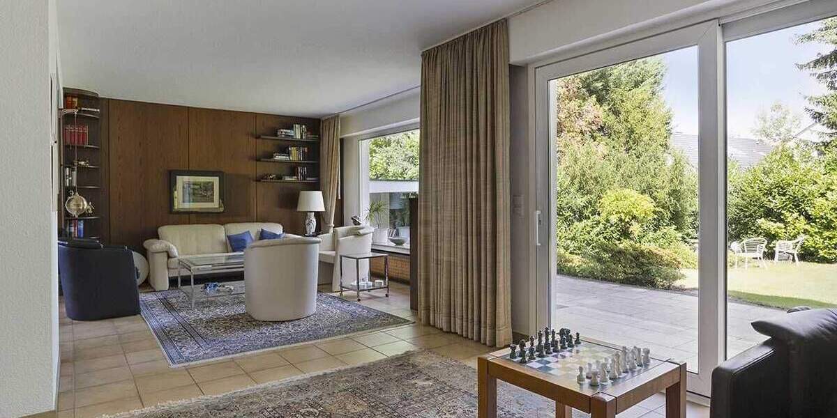 Freistehendes Einfamilienhaus mit Garage auf großem Grundstück in Ratingen-Ost 5 zimmer