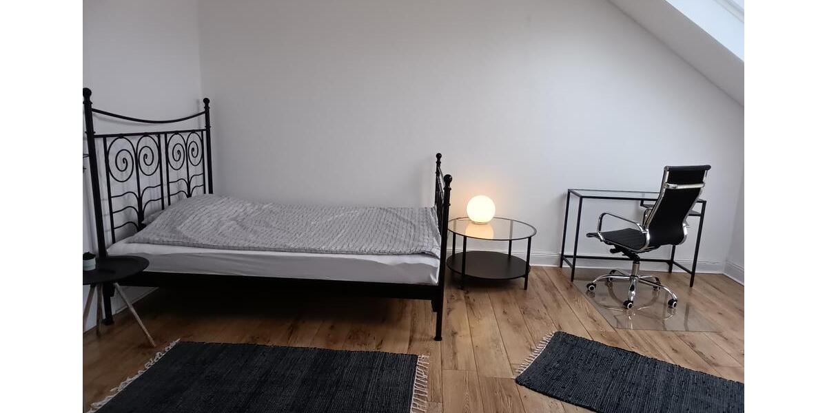 Dachgeschoßwohnung Mönchengladbach - 1 Zimmer, 20 m&sup2;, 450&euro; | Angebot:25649491