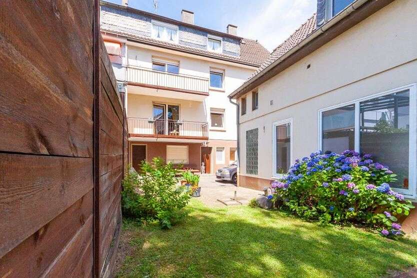 Haus zum Kaufen in Solingen 650.000 € 314 m²