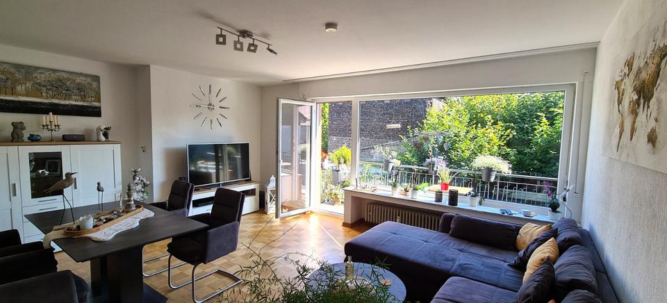 Helle, frisch renovierte 3-Zimmer-Wohnung, großer Balkon in Zons 3 zimmer