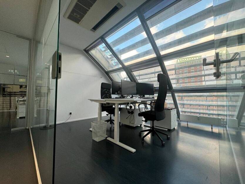 Großes Büro mit Blick über den Medienhafen - All-in-Miete