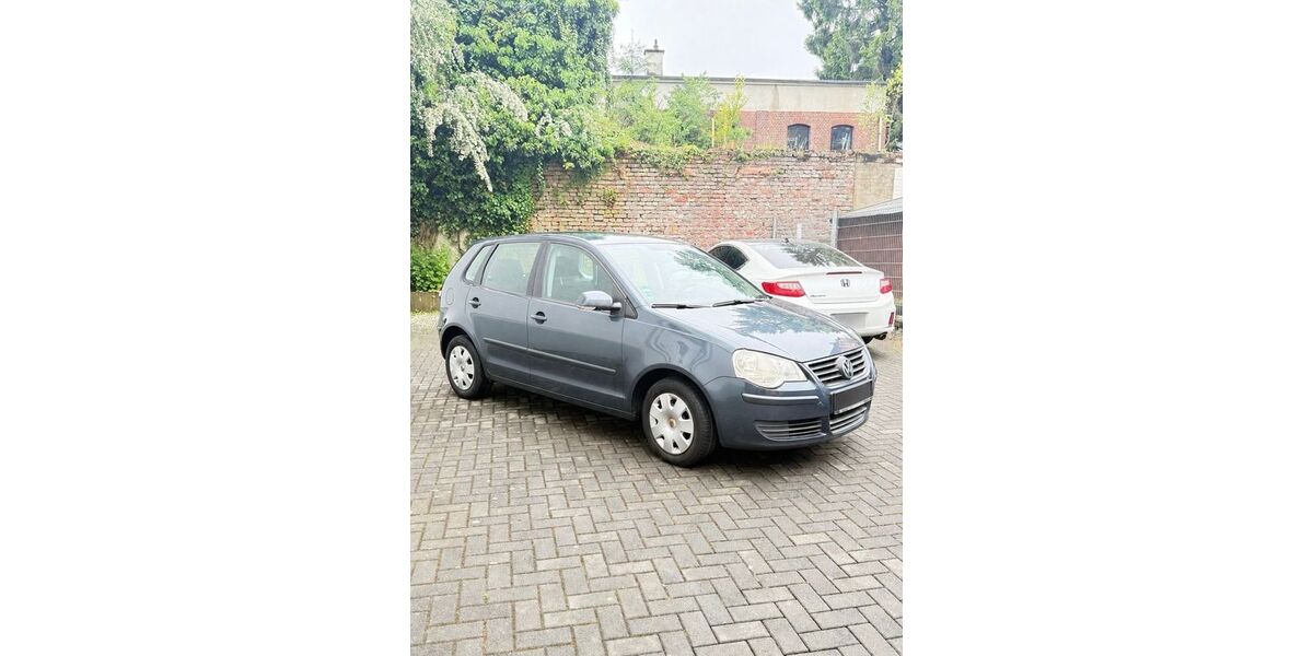 VW Polo 129.800 km 2.500 &euro; Solingen 42655