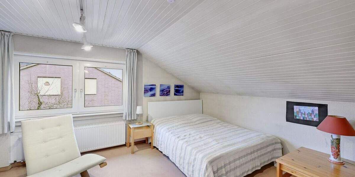 Einfamilienhaus Kaarst Vorst - 8 Zimmer, 272 m&sup2;, 849.000&euro; | Angebot:25694672