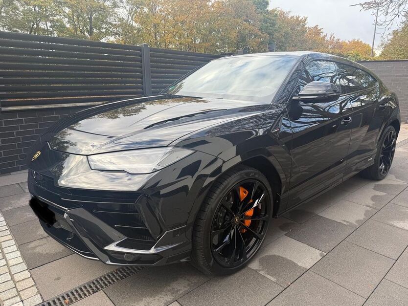 Lamborghini Urus 3.810 km 305.990 € Köln 50969