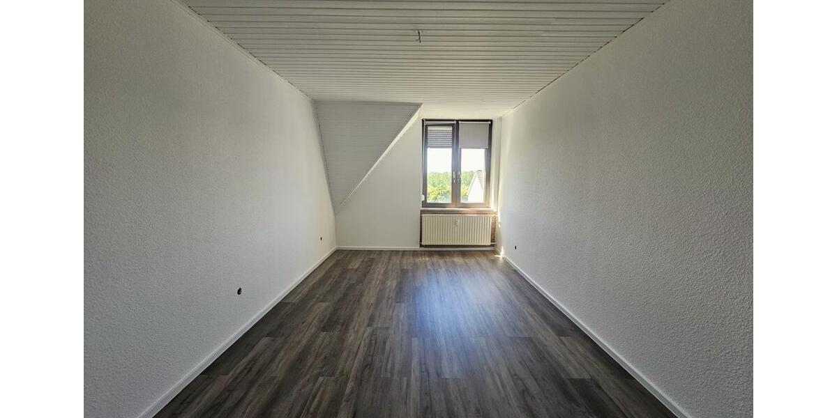 Wieder verfügbar!! Wohnen unterm Dach mit Stil – Frisch renovierte Rückzugsoase mit Charme! 2 zimmer