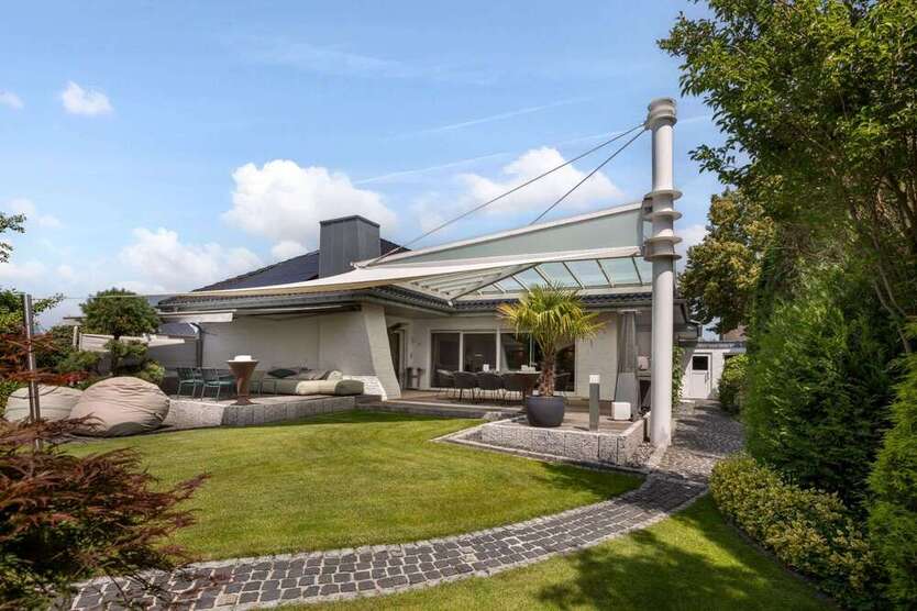 Haus zum Kaufen in Korschenbroich 1.280.000 € 230 m²