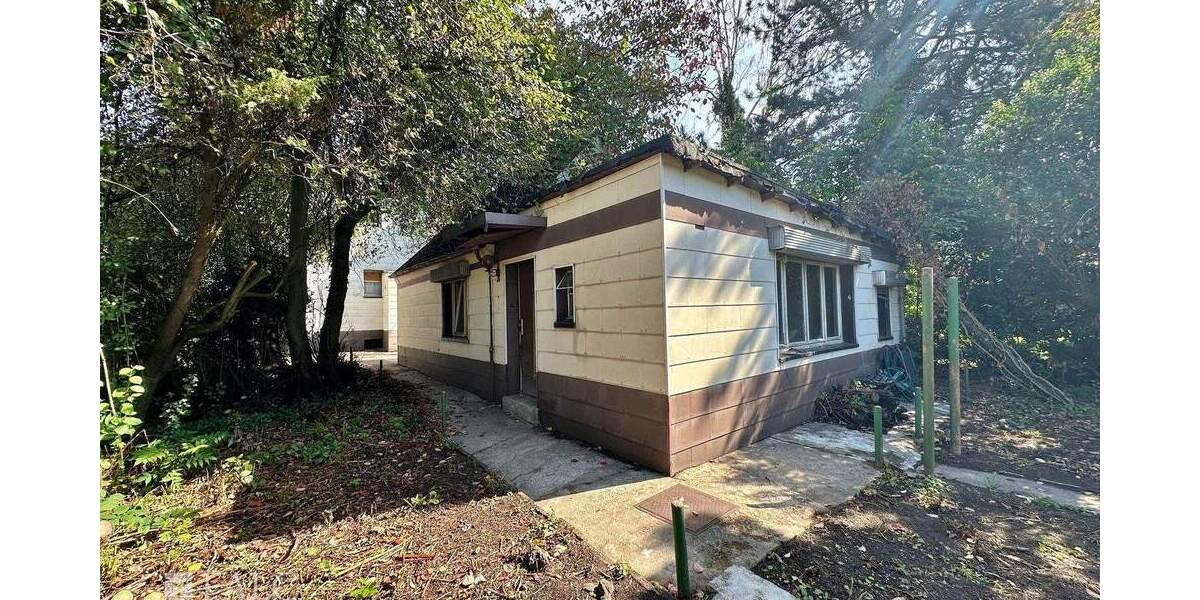 Grundstück mit Bestandsgebäude in Düsseldorf - Hassels 6 zimmer