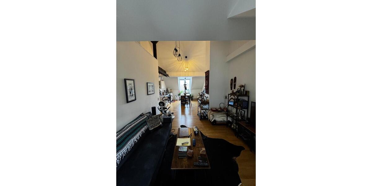 Sanierte 90qm DG-Wohnung mit Balkon, 2,5 Zi. ab 01.04.2026 D-Rath 2.5 zimmer