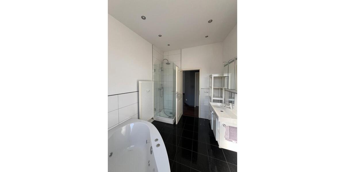 Dachgeschoßwohnung Düsseldorf Flingern Süd - 1 Zimmer, 12 m&sup2;, 690&euro; | Angebot:26372629