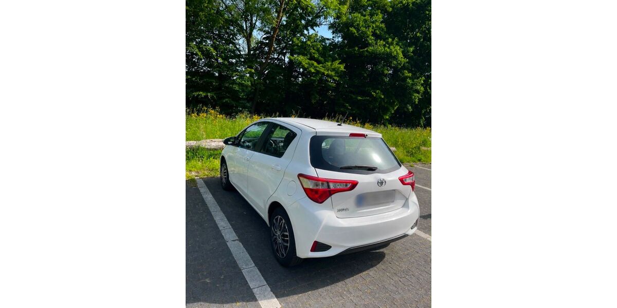 Toyota Yaris 137.000 km 9.400 &euro; Düsseldorf 40217