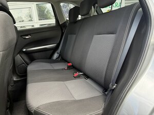 Suzuki Vitara 1.4 Comfort Hybrid +Navi+RCam+Sitzhzg+ 48.519 km 16.450 &euro; Meerbusch 40667