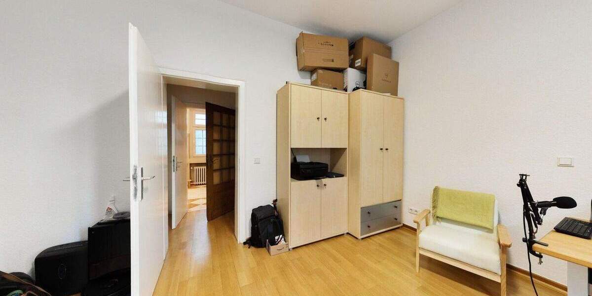 Sanierte Stadtwohnung mit Parkett, Einbauküche, großzügiger Terrasse und Glasfaser 4 zimmer