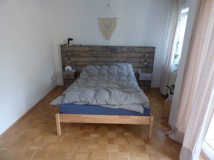 Köln-Dellbrück - 4-Zimmerwohnung mit Terasse, TG-Stellplatz in ruhiger Seitenstraße