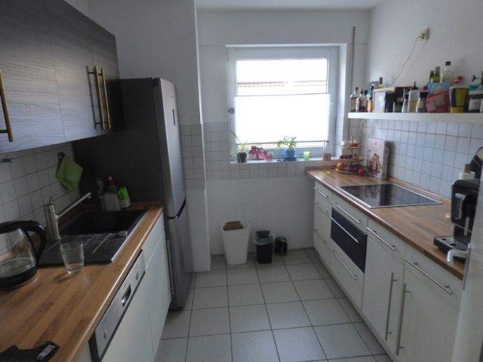 Köln-Dellbrück - 4-Zimmerwohnung mit Terasse, TG-Stellplatz in ruhiger Seitenstraße