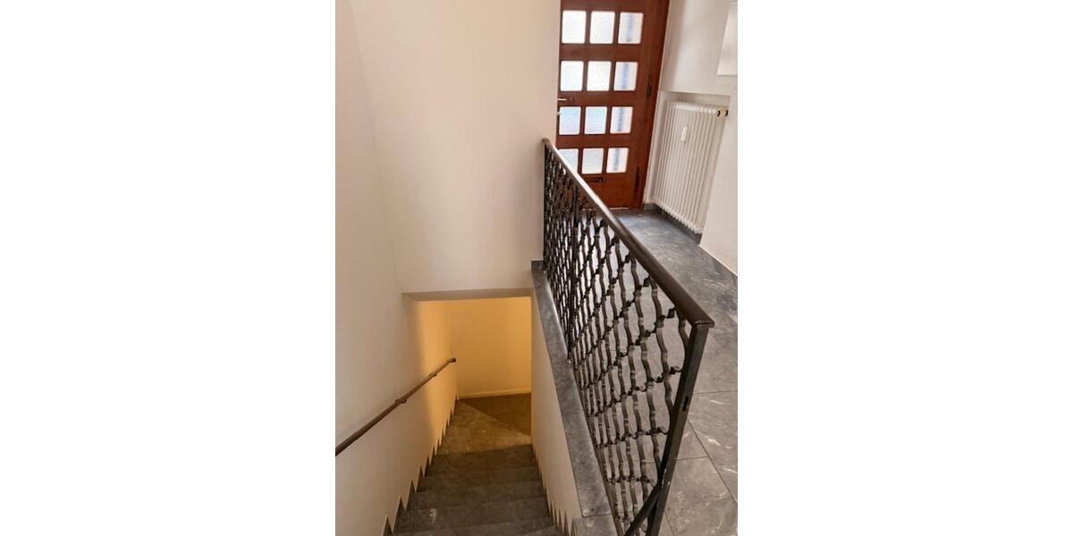 Erdgeschoßwohnung Krefeld - 3 Zimmer, 120 m&sup2;, 1.250&euro; | Angebot:25714479