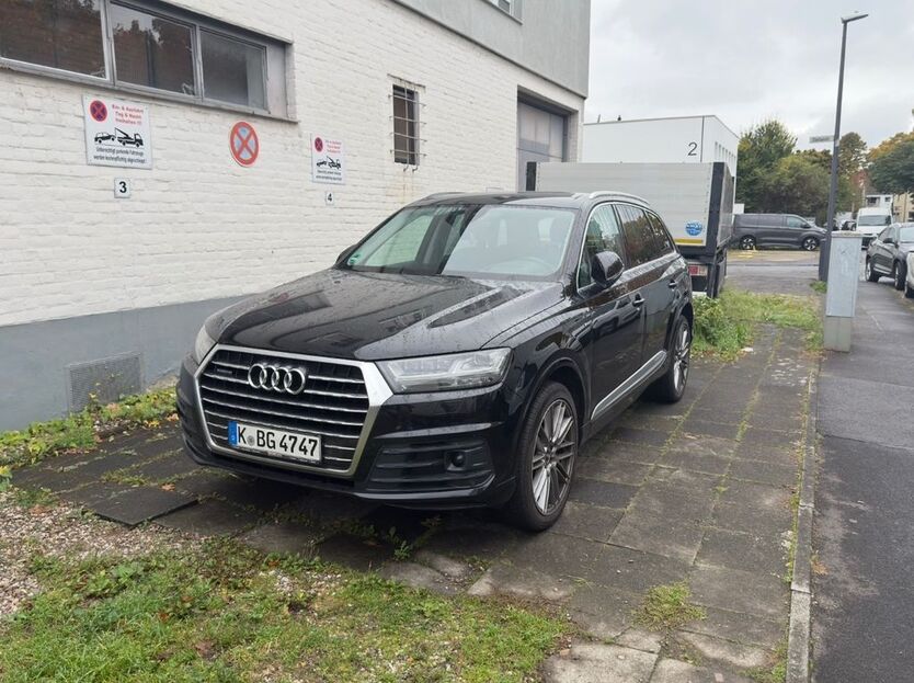 Audi Q7 200.528 km 27.000 € Köln 51145
