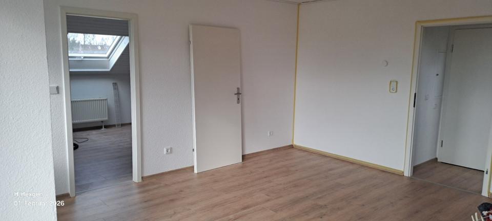Dachgeschoßwohnung Korschenbroich - 2 Zimmer, 50 m&sup2;, 450&euro; | Angebot:25806768