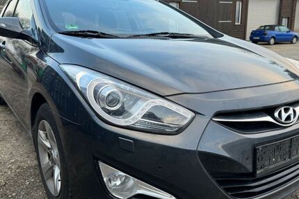 Hyundai i40 211.000 km 3.500 &euro; Wuppertal 42389