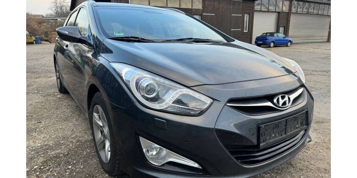 Hyundai i40 211.000 km 3.500 &euro; Wuppertal 42389