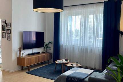 Wohnung Düsseldorf Rath - 3 Zimmer, 92 m&sup2;, 1.250&euro; | Angebot:25774715