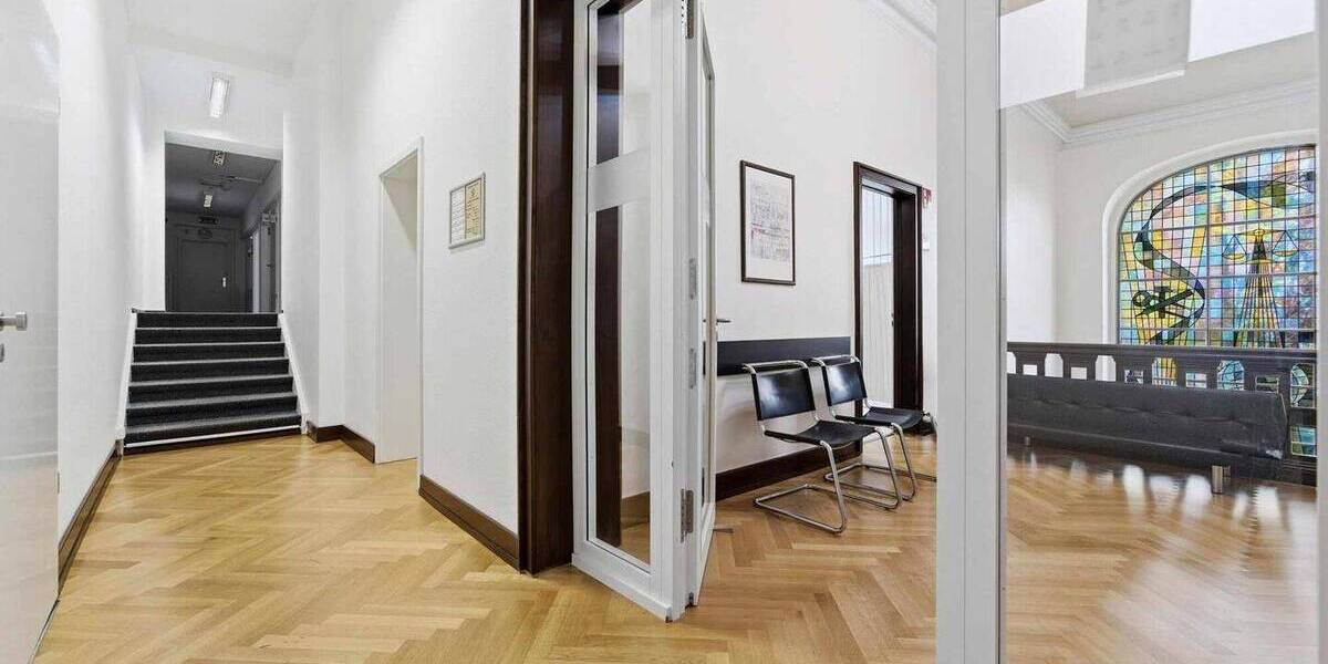 Exklusives Wohn- und Geschäftshaus mit langfristigen Mietern in Toplage am Allee-Center 6 zimmer