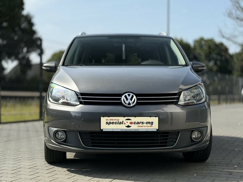 VW Touran Highline / Navi / 7 Sitze / Klima / AHK 256.000 km 7.900 € Mönchengladbach 41066