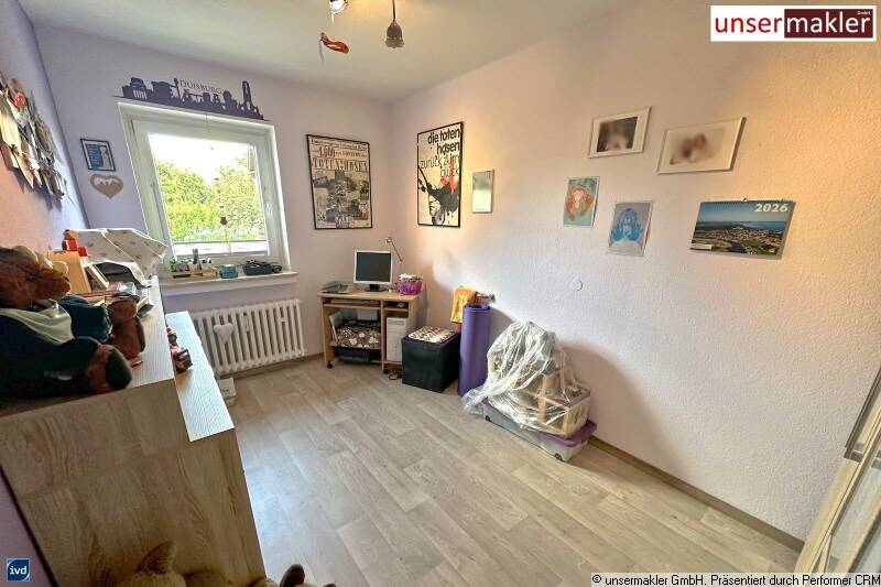 Gepflegtes Dreifamilienhaus zzgl. App. 2x Garagen und Traumgarten