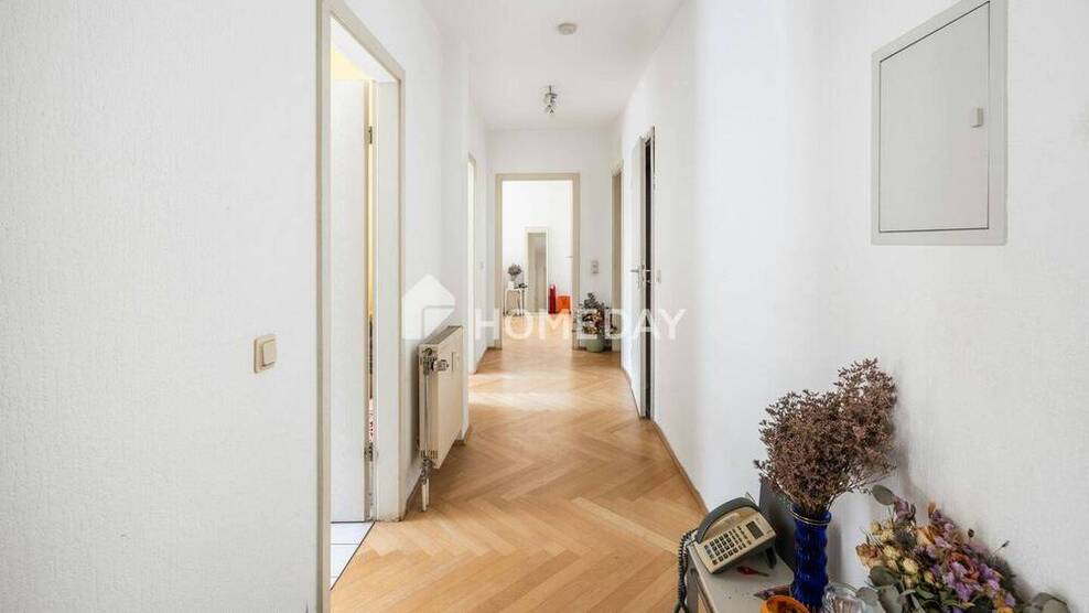 Großzügige 3-Zimmer-Wohnung mit 2 Balkonen und Tiefgaragenstellplatz - stilvoll wohnen am Waldrand