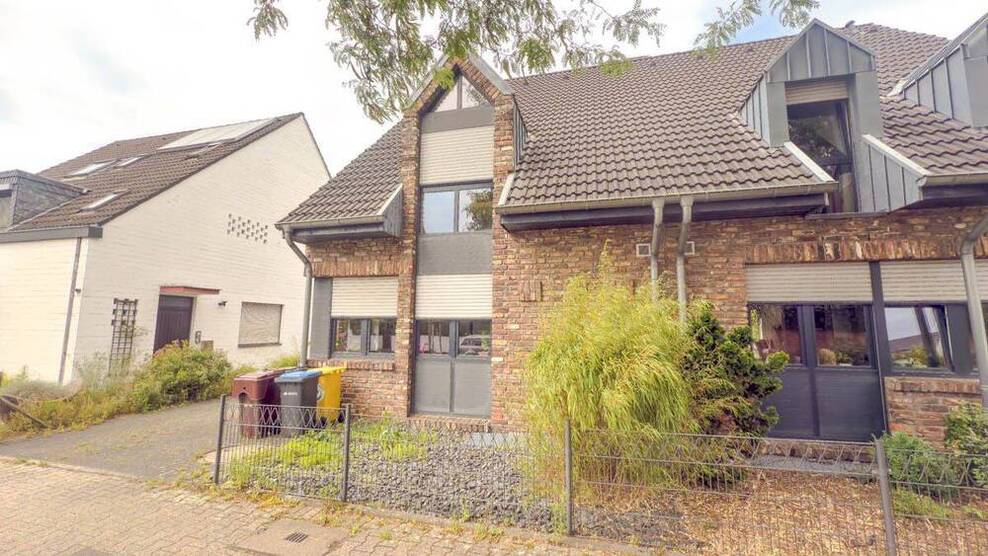 Familienfreundliche Doppelhaushälfte mit viel Platz und Garten in Düsseldorf-Stockum
