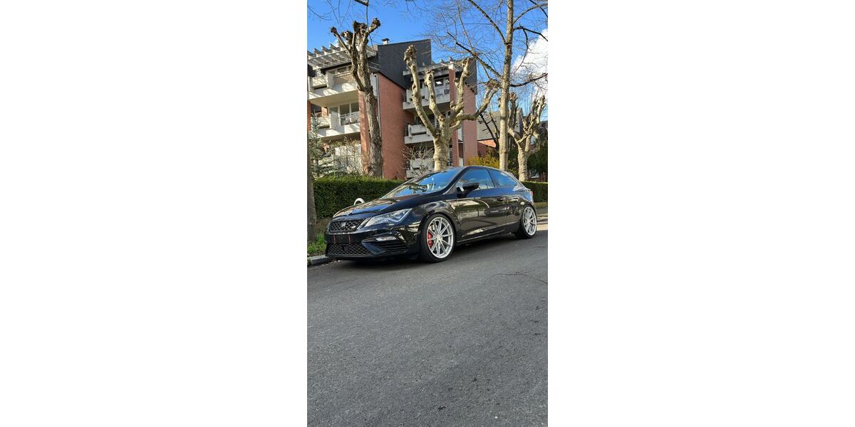 Seat Leon 98.700 km 20.300 &euro; Düsseldorf 40211